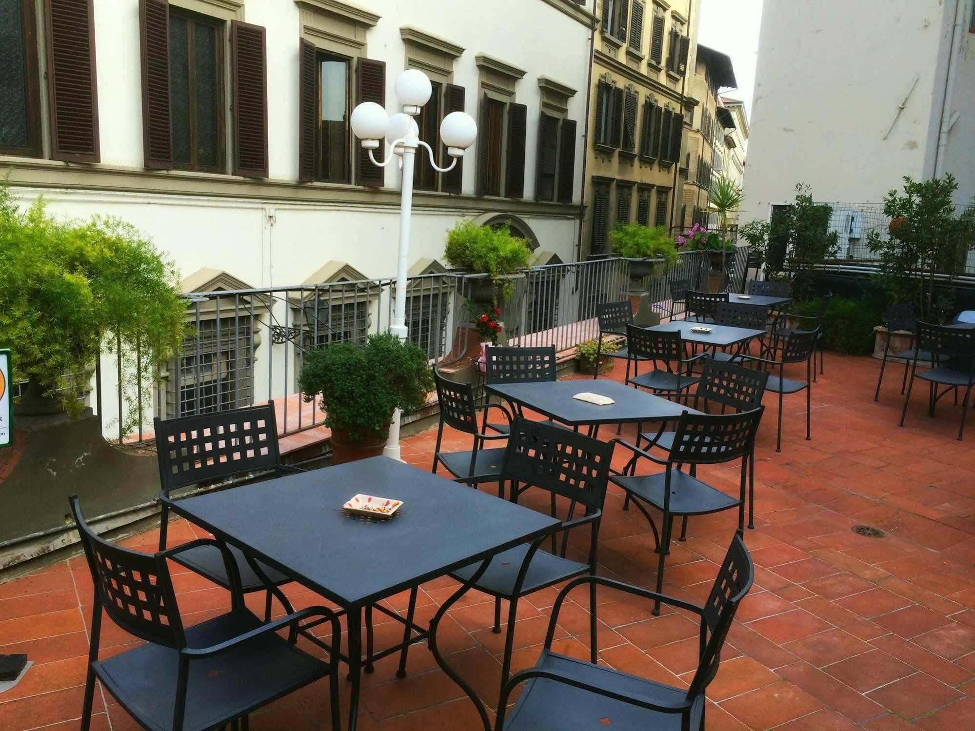 Hotel Balcony Florenţa Exterior foto